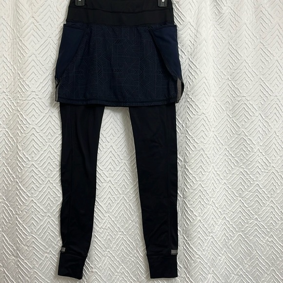 Athleta Geo Powder Peak 2 in 1 Skirted Legging Blue & Black Size XXS - Picture 2 of 5